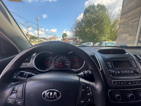 Used 2015 Kia Sorento LX image 28