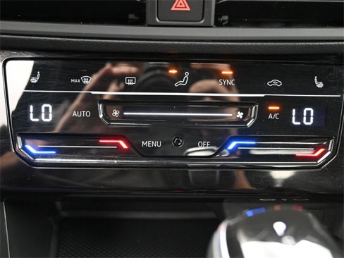 Certified 2025 Volkswagen Jetta Sport image 21