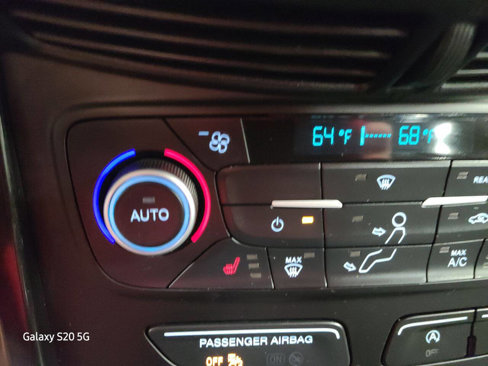 Used 2018 Ford Escape SE w/ SE Sport Appearance Package image 29