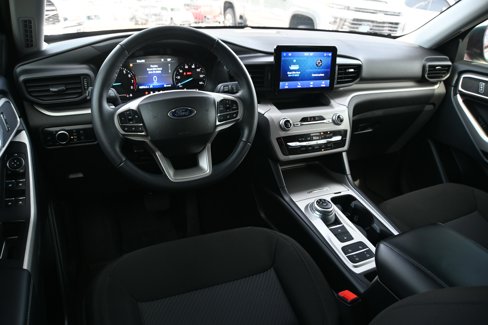 Used 2023 Ford Explorer XLT image 19