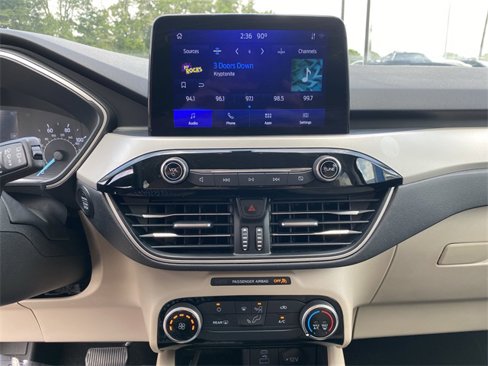 Used 2022 Ford Escape SE w/ SE Sport Appearance Package image 11
