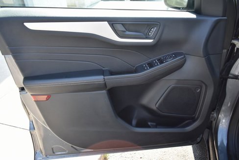 Used 2022 Ford Escape SE w/ Cold Weather Package image 14