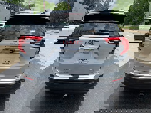 Used 2022 GMC Terrain SLE w/ Driver Convenience Package image 8