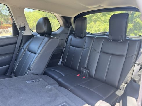 Used 2020 Nissan Pathfinder SL image 12