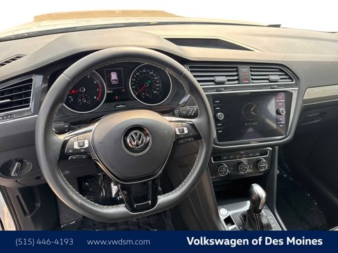Used 2021 Volkswagen Tiguan SE image 2