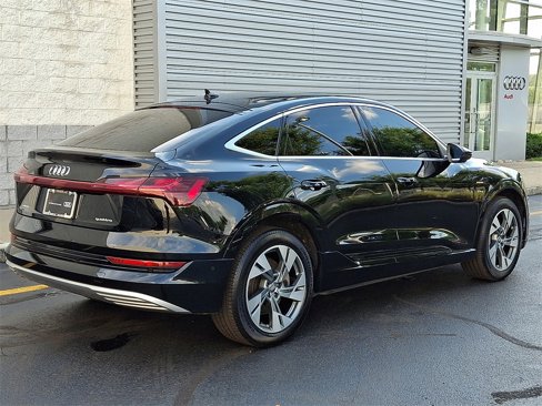 Used 2020 Audi e-tron Premium Plus image 12