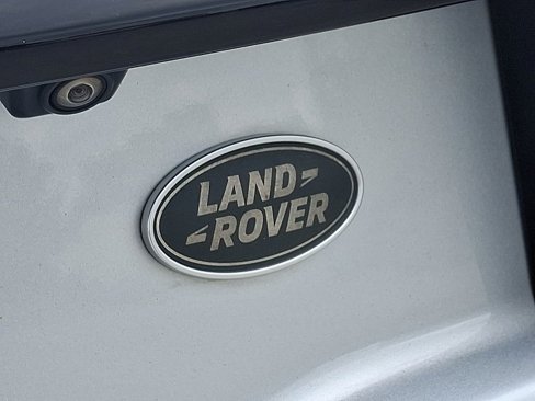 Used 2018 Land Rover Discovery Sport HSE image 21