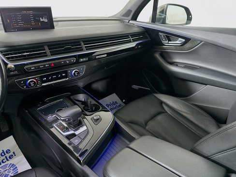 Used 2018 Audi Q7 3.0T Prestige w/ Prestige Package image 24