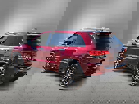 Used 2018 Jeep Grand Cherokee Limited w/ Luxury Group II image 6