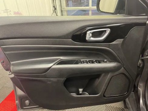 Used 2022 Jeep Compass Altitude w/ Convenience Group image 8