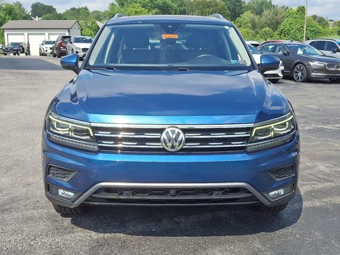 Used 2018 Volkswagen Tiguan SEL Premium image 2