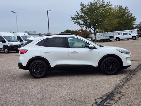 Used 2022 Ford Escape Titanium w/ Titanium Elite Package image 2