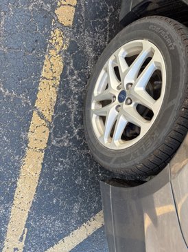 Used 2015 Ford Fusion SE image 2