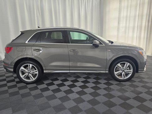 Used 2022 Audi Q3 2.0T Premium w/ Convenience Package image 7