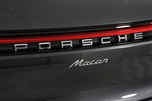Certified 2025 Porsche Macan image 21