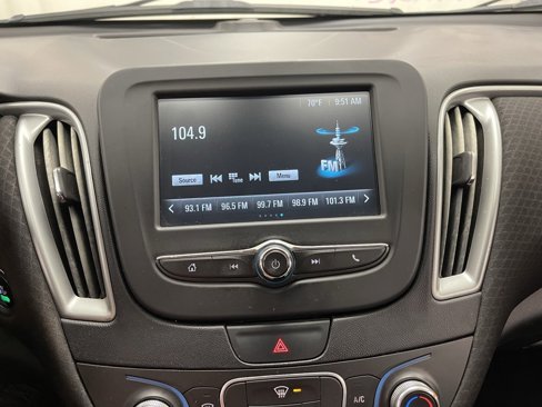 Used 2018 Chevrolet Malibu LS image 25