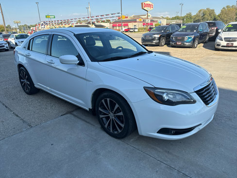 Used 2013 Chrysler 200 Limited w/ Sun/Sound Group image 6