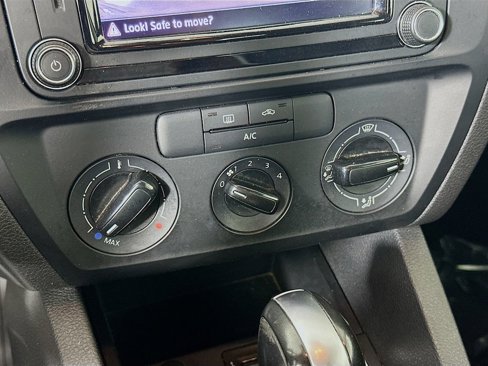 Used 2016 Volkswagen Jetta S image 19