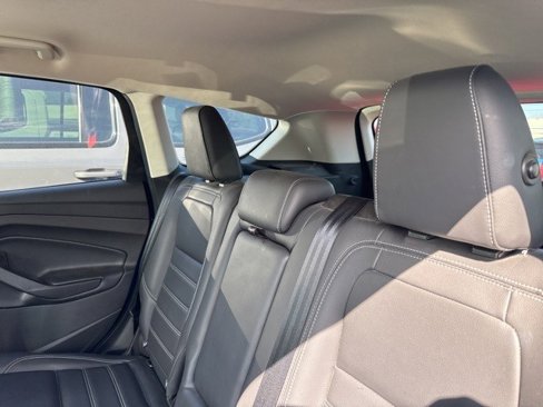 Used 2019 Ford Escape SEL image 15