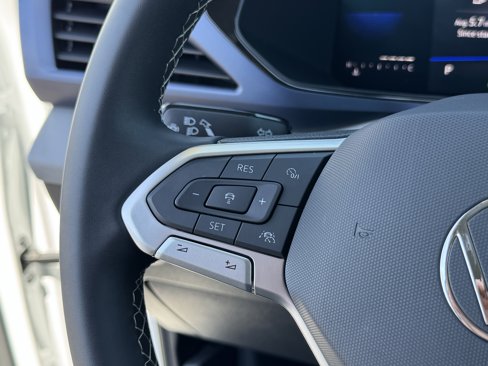 Certified 2023 Volkswagen Taos SE image 21