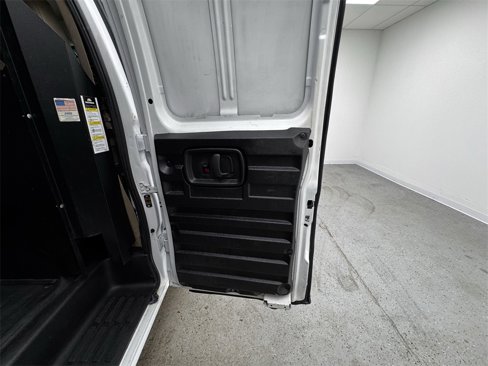 Used 2018 GMC Savana 2500 Extended w/ Driver Convenience Package image 13