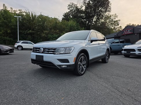Used 2018 Volkswagen Tiguan SEL image 2