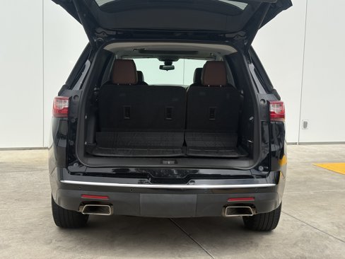 Used 2018 Chevrolet Traverse High Country w/ LPO, Cargo Package image 9