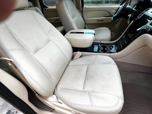 Used 2007 Cadillac Escalade EXT w/ Information Package image 60
