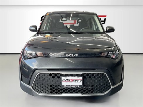 Used 2023 Kia Soul LX image 2