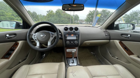 Used 2008 Nissan Altima 3.5 SE w/ Technology Pkg image 15
