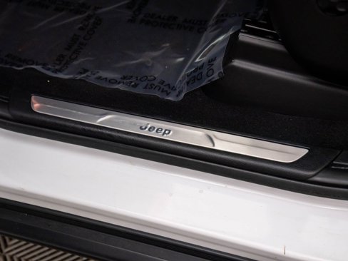 Used 2019 Jeep Grand Cherokee Limited image 13