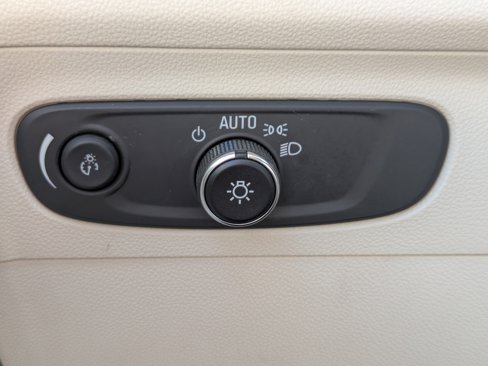 Used 2023 Buick Envision Preferred image 25