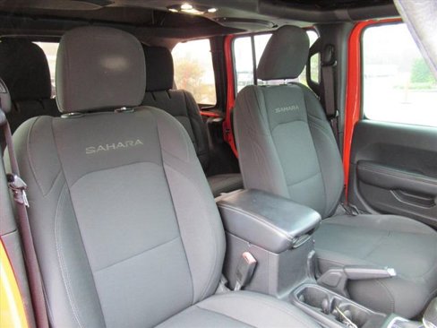 Used 2019 Jeep Wrangler Unlimited Sahara image 9