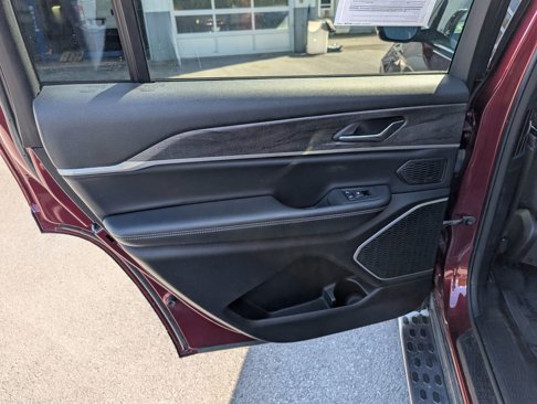 Used 2021 Jeep Grand Cherokee L Limited w/ MOPAR Finishing Package image 25