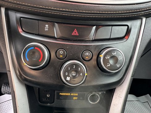 Used 2018 Chevrolet Trax LS image 31