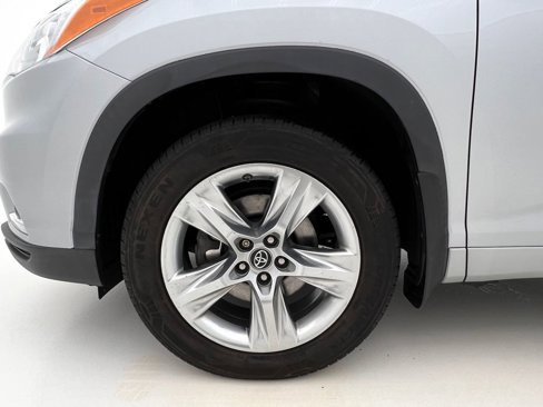 Used 2016 Toyota Highlander Limited image 32