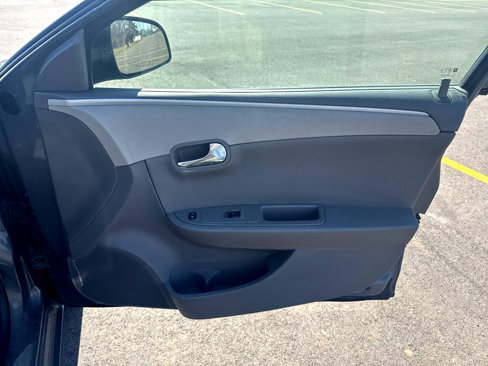 Used 2009 Chevrolet Malibu LS image 15