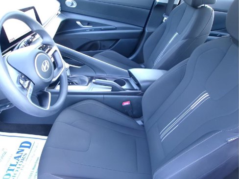 Used 2024 Hyundai Elantra SEL image 13