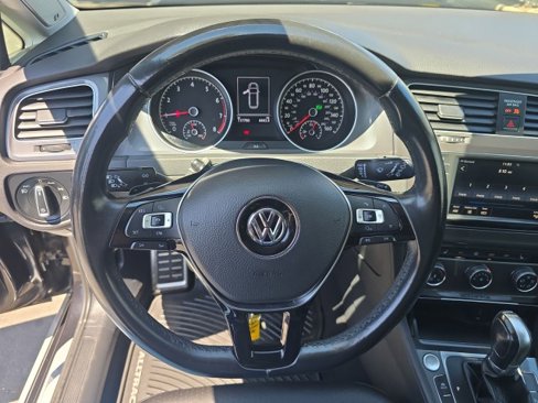 Used 2017 Volkswagen Golf Alltrack S image 7