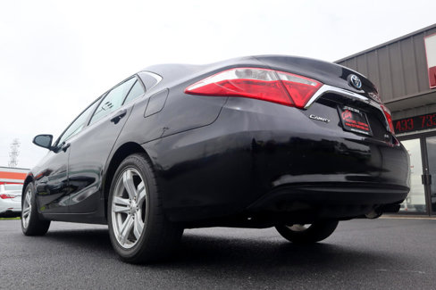 Used 2015 Toyota Camry LE image 19