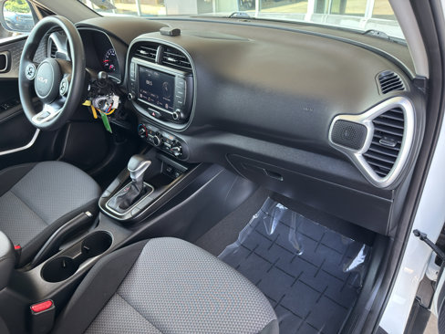 Used 2022 Kia Soul LX w/ Technology Package image 17