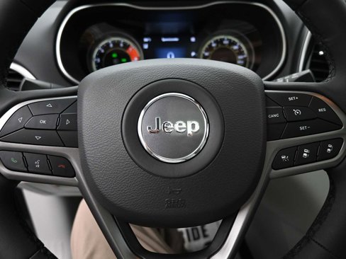 Used 2022 Jeep Cherokee Limited w/ Mopar Interior Package image 6