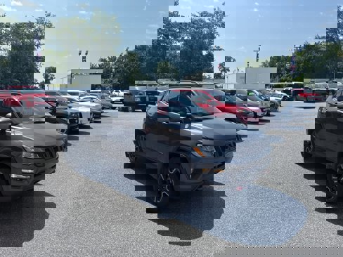 Used 2019 Jeep Compass Trailhawk image 4