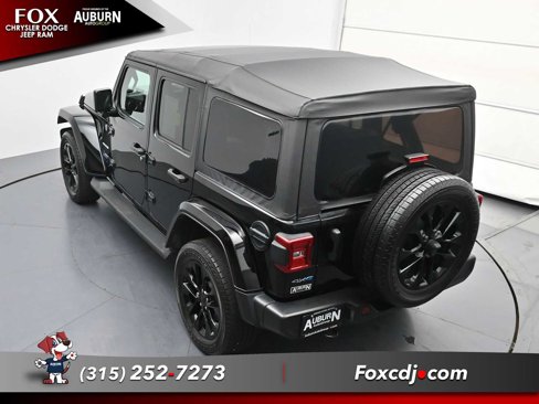 Used 2021 Jeep Wrangler Sahara w/ Cold Weather Group image 28