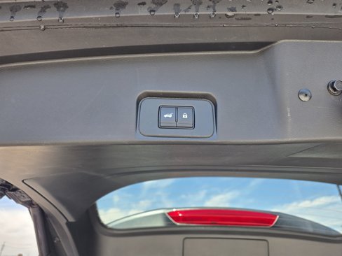 Used 2024 Nissan Rogue SV image 31