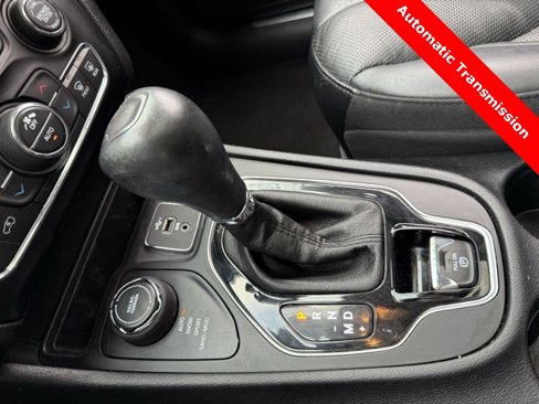 Used 2019 Jeep Cherokee Limited image 20
