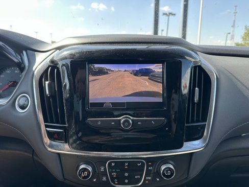 Used 2020 Chevrolet Traverse LT image 26