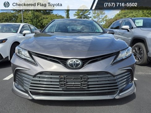 Used 2021 Toyota Camry LE image 2