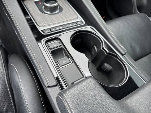 Used 2017 Jaguar F-PACE S image 27