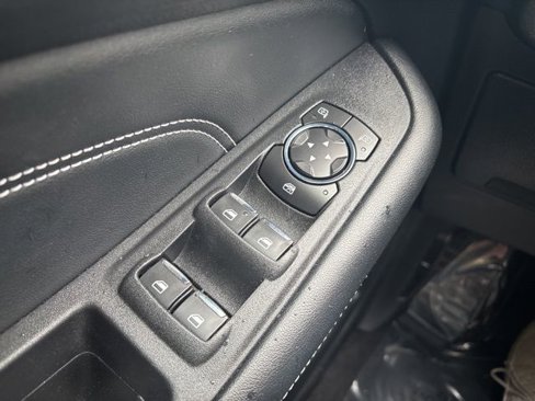 Used 2022 Ford Edge Titanium image 17